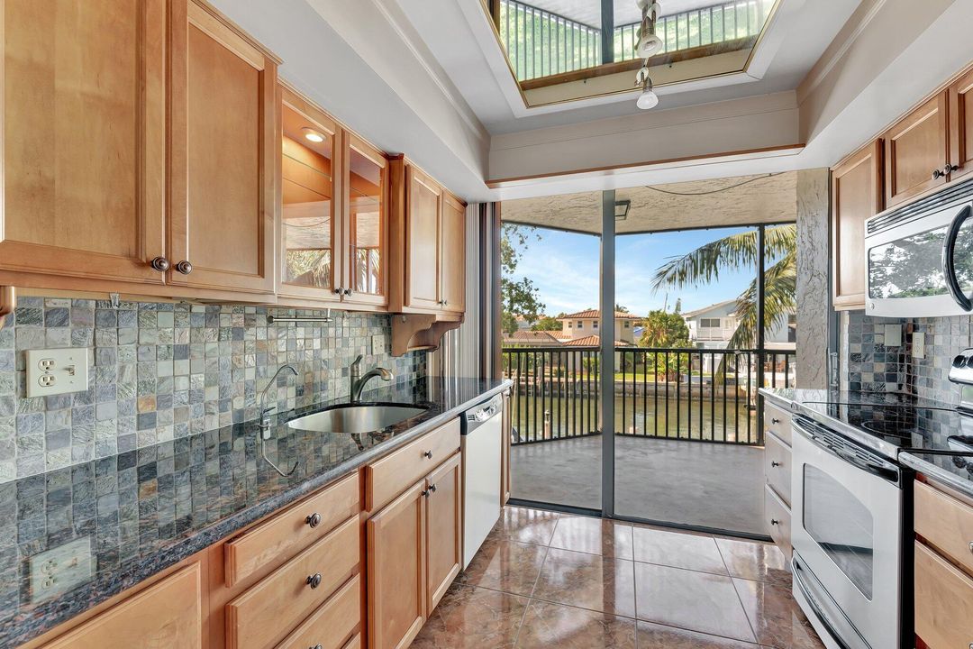 Activo con contrato: $379,900 (3 camas, 2 baños, 1730 Pies cuadrados)