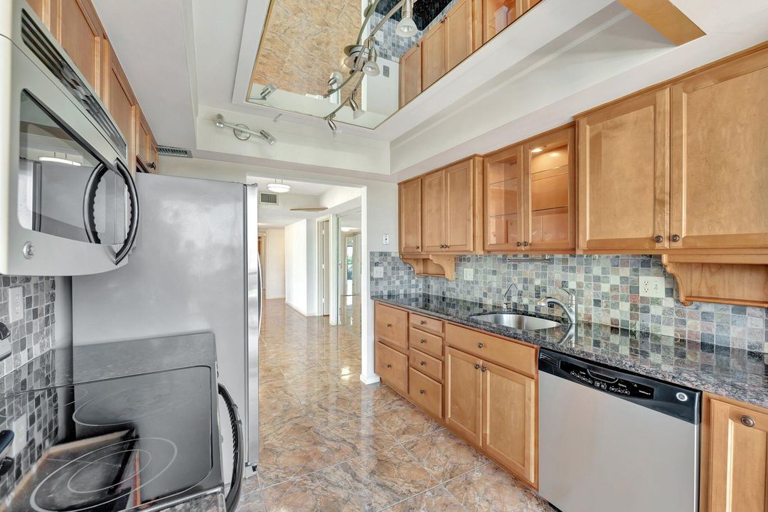 Activo con contrato: $379,900 (3 camas, 2 baños, 1730 Pies cuadrados)