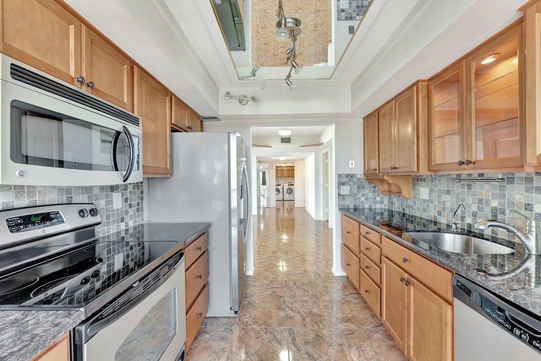 Activo con contrato: $379,900 (3 camas, 2 baños, 1730 Pies cuadrados)