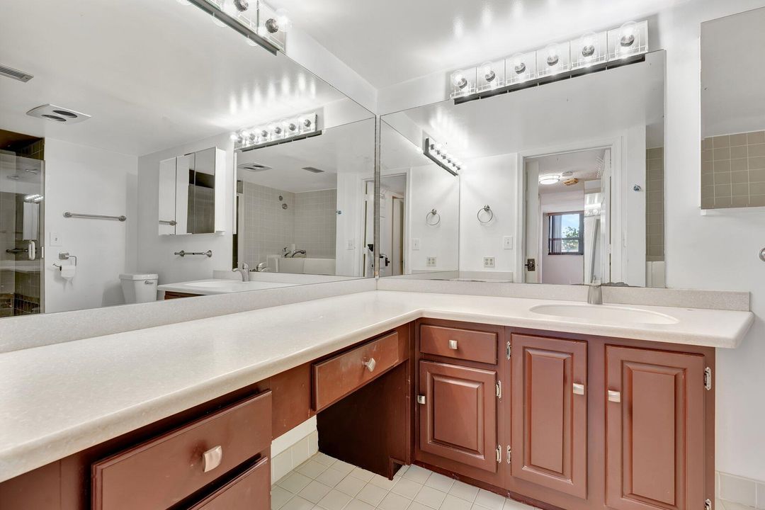 Activo con contrato: $379,900 (3 camas, 2 baños, 1730 Pies cuadrados)