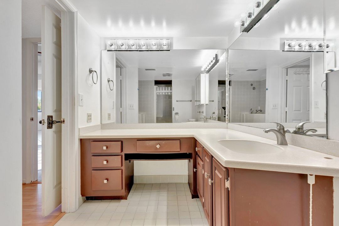 Activo con contrato: $379,900 (3 camas, 2 baños, 1730 Pies cuadrados)