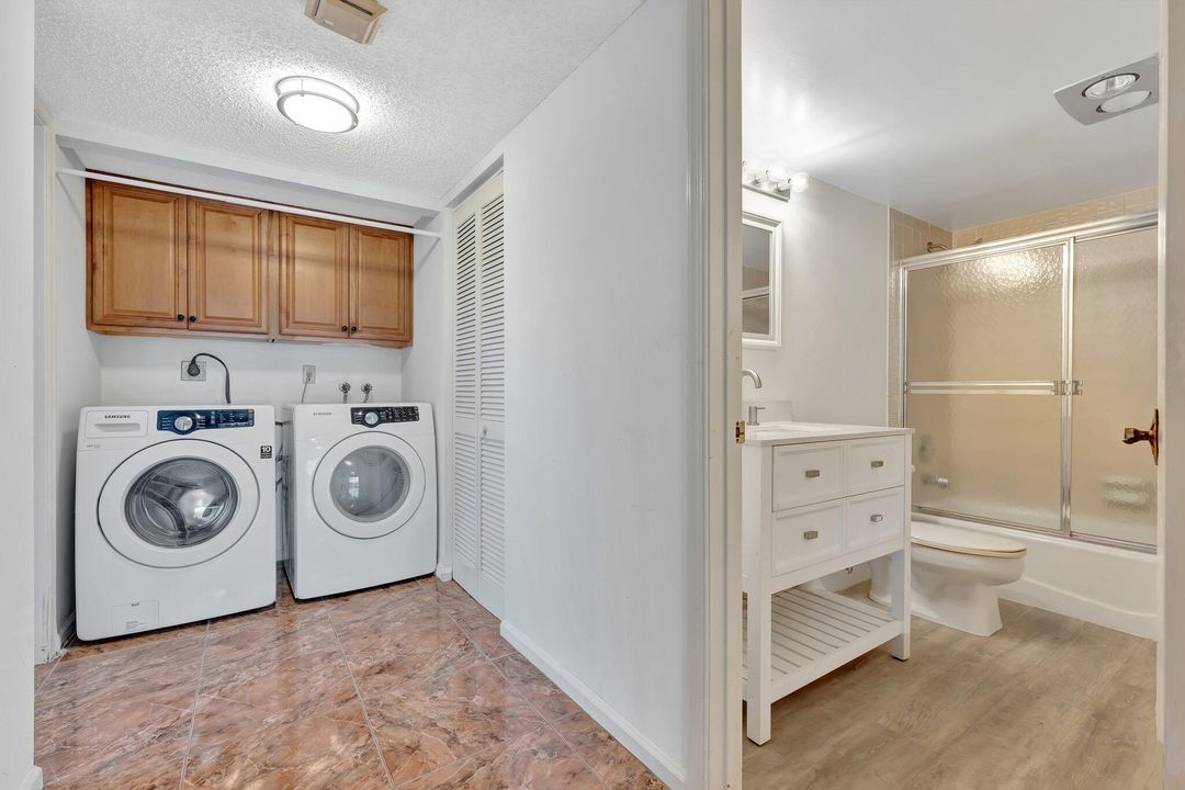 Activo con contrato: $379,900 (3 camas, 2 baños, 1730 Pies cuadrados)