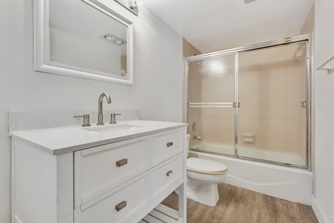 Activo con contrato: $379,900 (3 camas, 2 baños, 1730 Pies cuadrados)