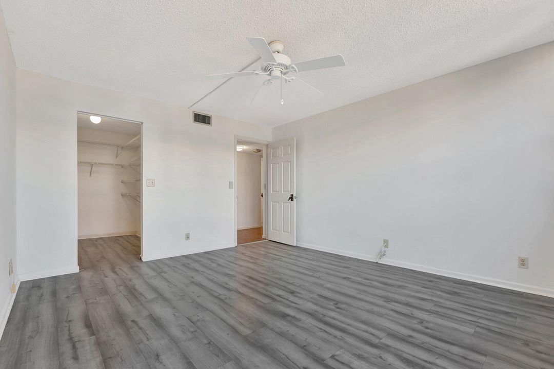 Activo con contrato: $379,900 (3 camas, 2 baños, 1730 Pies cuadrados)