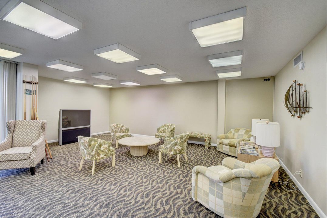 Activo con contrato: $379,900 (3 camas, 2 baños, 1730 Pies cuadrados)