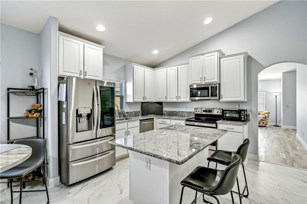 待售: $400,000 (3 贝兹, 2 浴室, 1970 平方英尺)