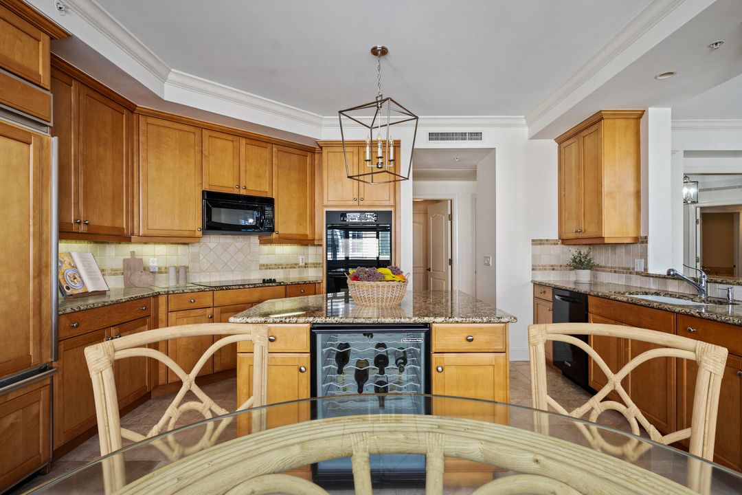 For Sale: $1,199,000 (3 beds, 3 baths, 2760 Square Feet)