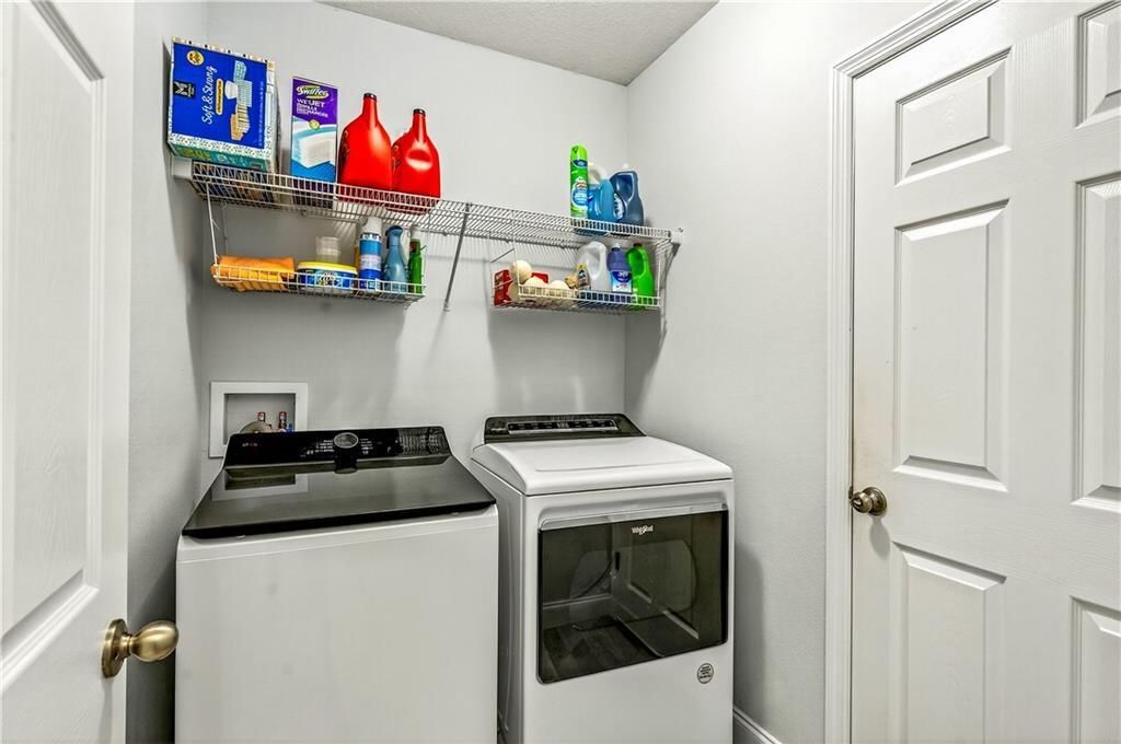 待售: $400,000 (3 贝兹, 2 浴室, 1970 平方英尺)