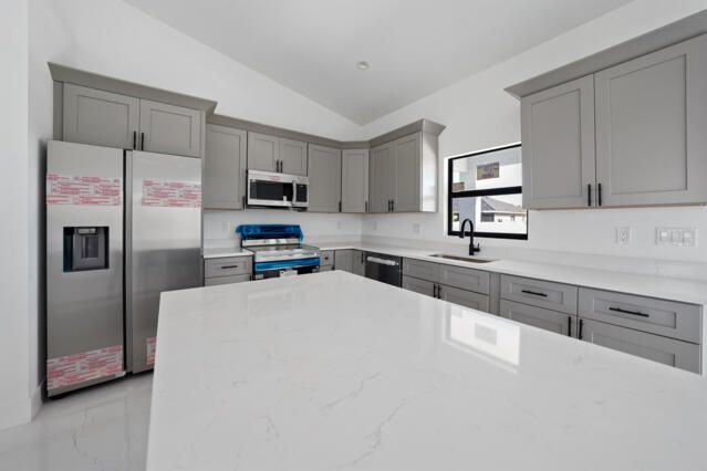 En Venta: $498,000 (4 camas, 2 baños, 1658 Pies cuadrados)