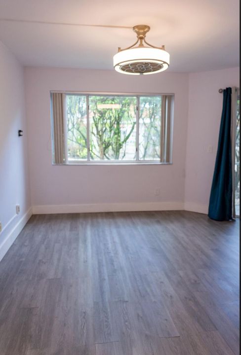 出租: $3,350 (3 贝兹, 2 浴室, 1504 平方英尺)