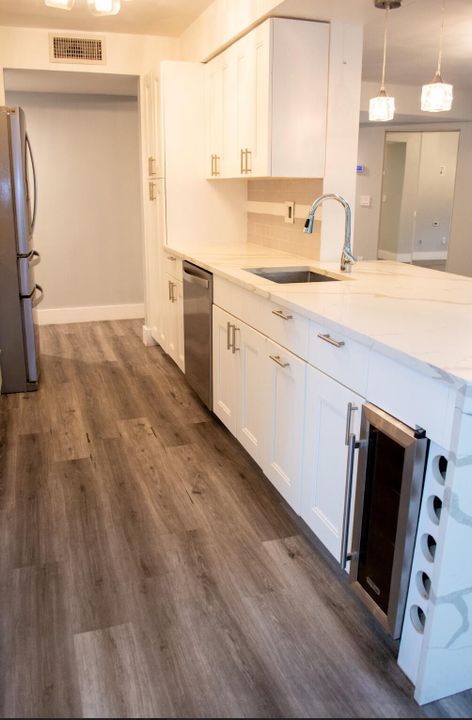 出租: $3,350 (3 贝兹, 2 浴室, 1504 平方英尺)