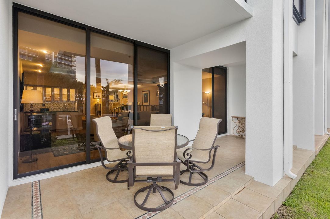 For Sale: $1,400,000 (3 beds, 2 baths, 2206 Square Feet)