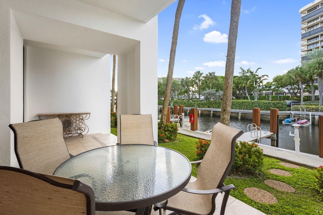 For Sale: $1,400,000 (3 beds, 2 baths, 2206 Square Feet)