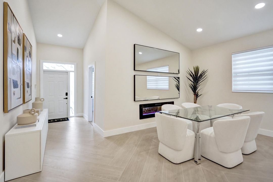 待售: $890,000 (4 贝兹, 2 浴室, 1998 平方英尺)