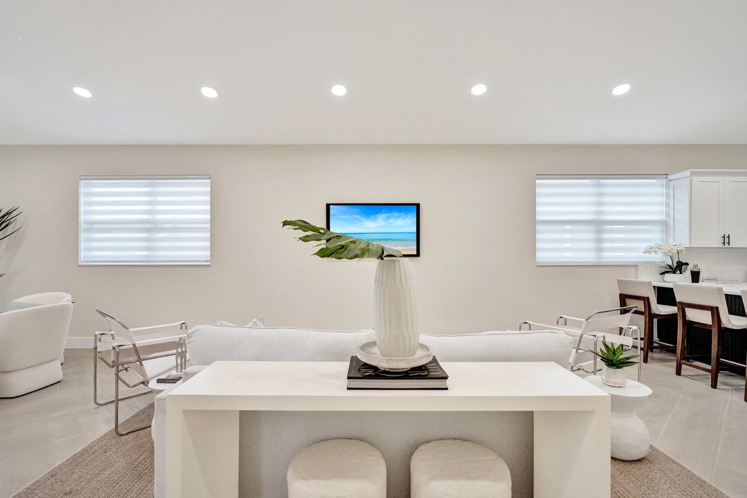 待售: $890,000 (4 贝兹, 2 浴室, 1998 平方英尺)