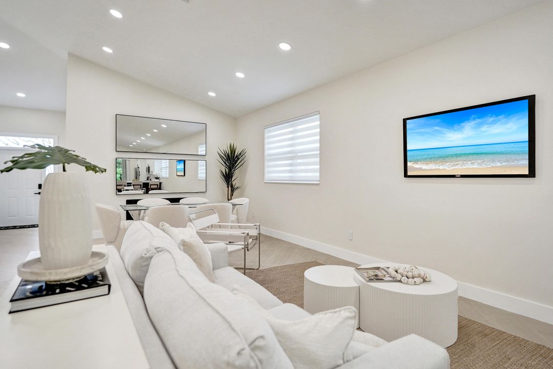 待售: $890,000 (4 贝兹, 2 浴室, 1998 平方英尺)