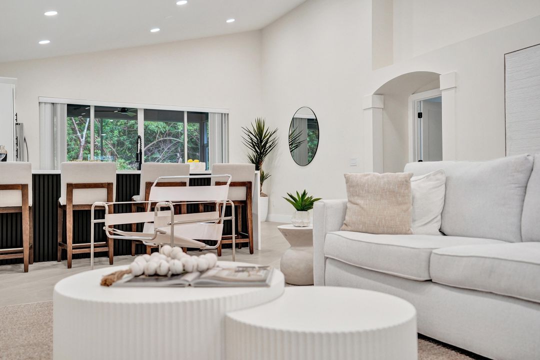 待售: $890,000 (4 贝兹, 2 浴室, 1998 平方英尺)