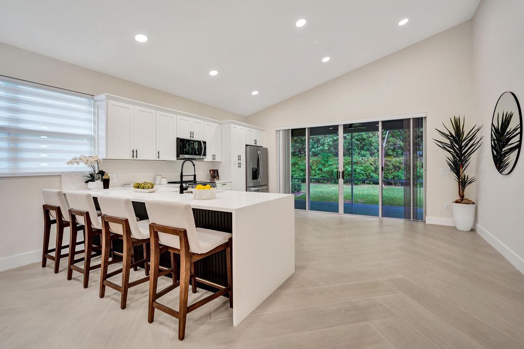 待售: $890,000 (4 贝兹, 2 浴室, 1998 平方英尺)