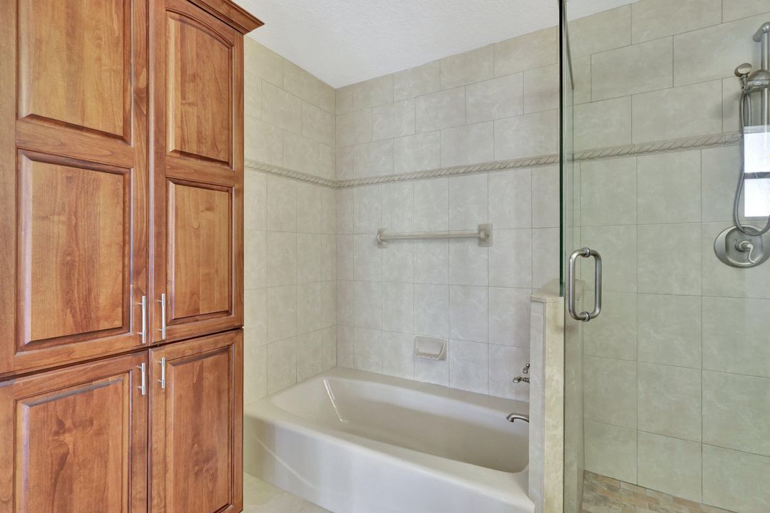 待售: $1,100,000 (3 贝兹, 2 浴室, 2036 平方英尺)