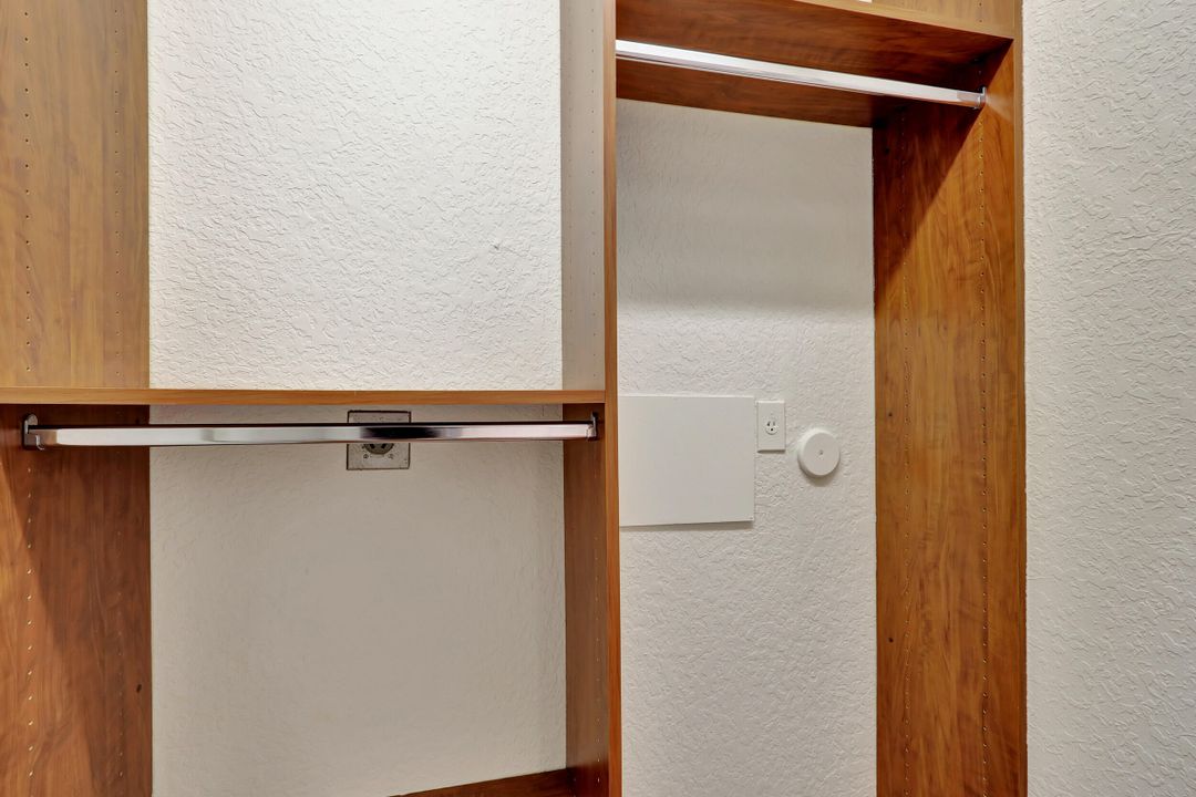 待售: $1,100,000 (3 贝兹, 2 浴室, 2036 平方英尺)