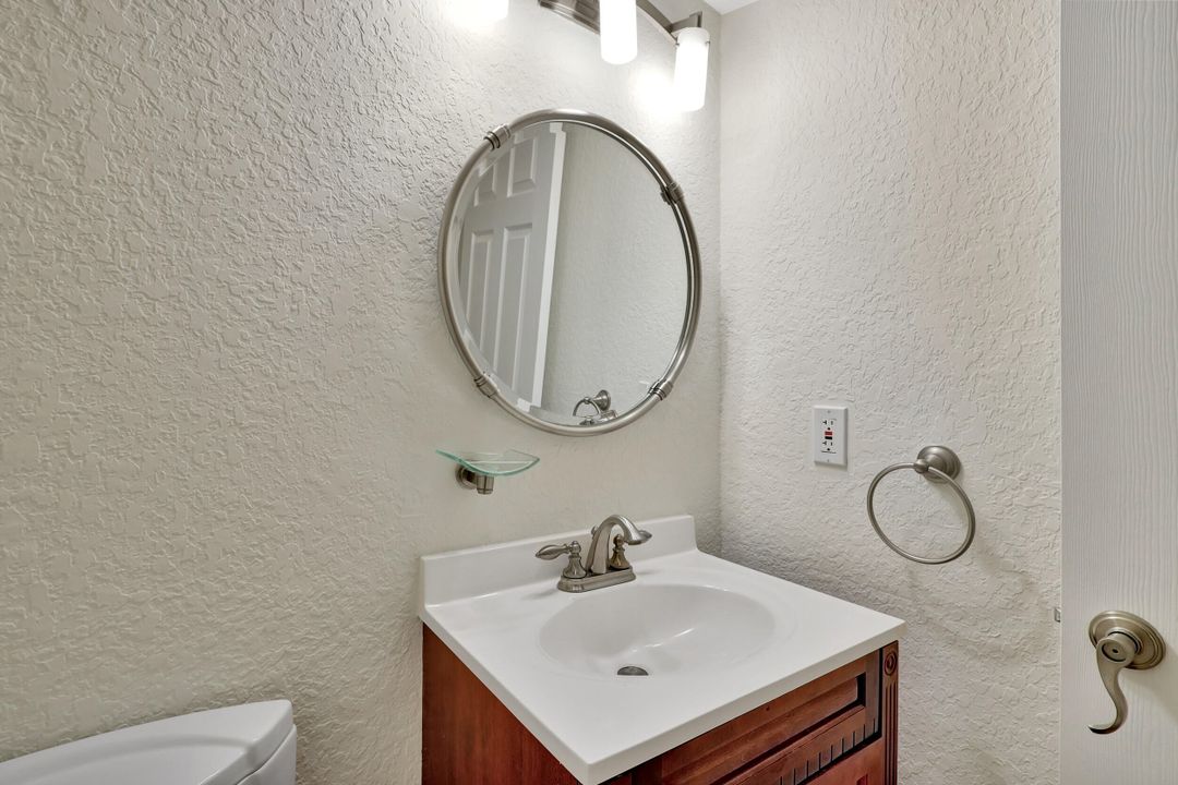 待售: $1,100,000 (3 贝兹, 2 浴室, 2036 平方英尺)