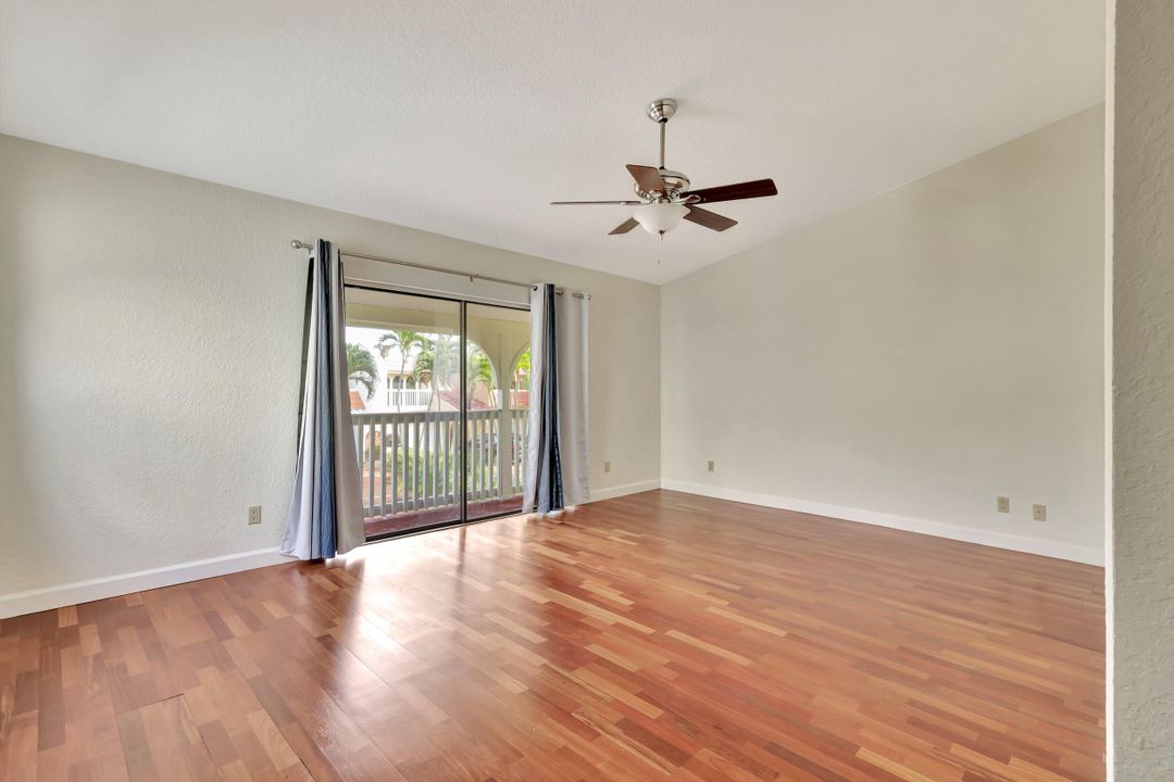 待售: $1,100,000 (3 贝兹, 2 浴室, 2036 平方英尺)