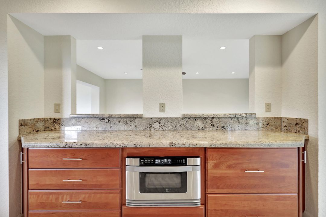 待售: $1,100,000 (3 贝兹, 2 浴室, 2036 平方英尺)