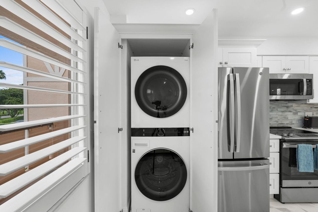 En Venta: $299,900 (2 camas, 2 baños, 1070 Pies cuadrados)