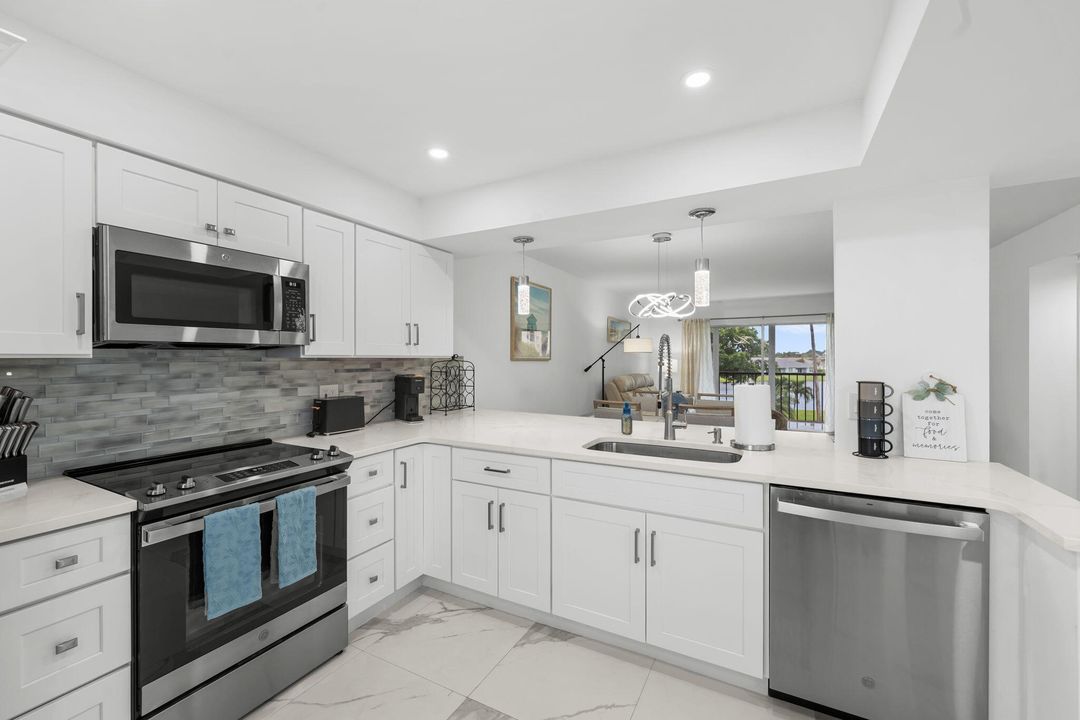 En Venta: $299,900 (2 camas, 2 baños, 1070 Pies cuadrados)