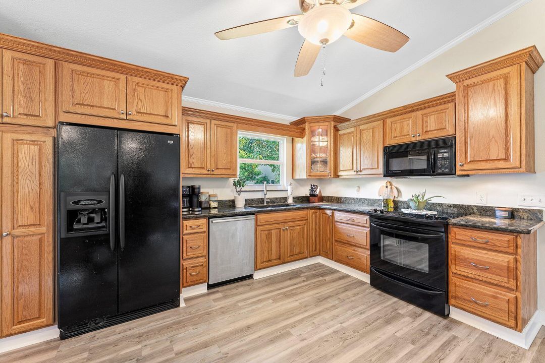 For Rent: $5,250 (3 beds, 2 baths, 2583 Square Feet)