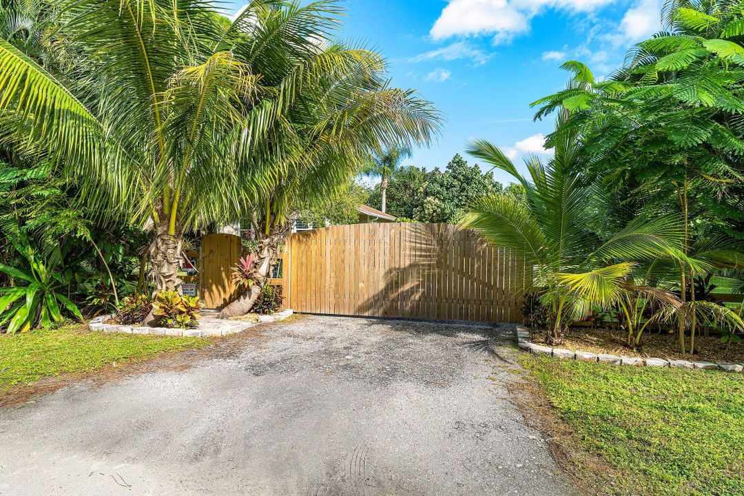 For Rent: $5,250 (3 beds, 2 baths, 2583 Square Feet)