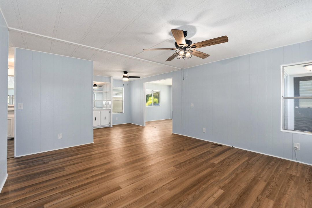 待售: $185,000 (2 贝兹, 2 浴室, 1104 平方英尺)