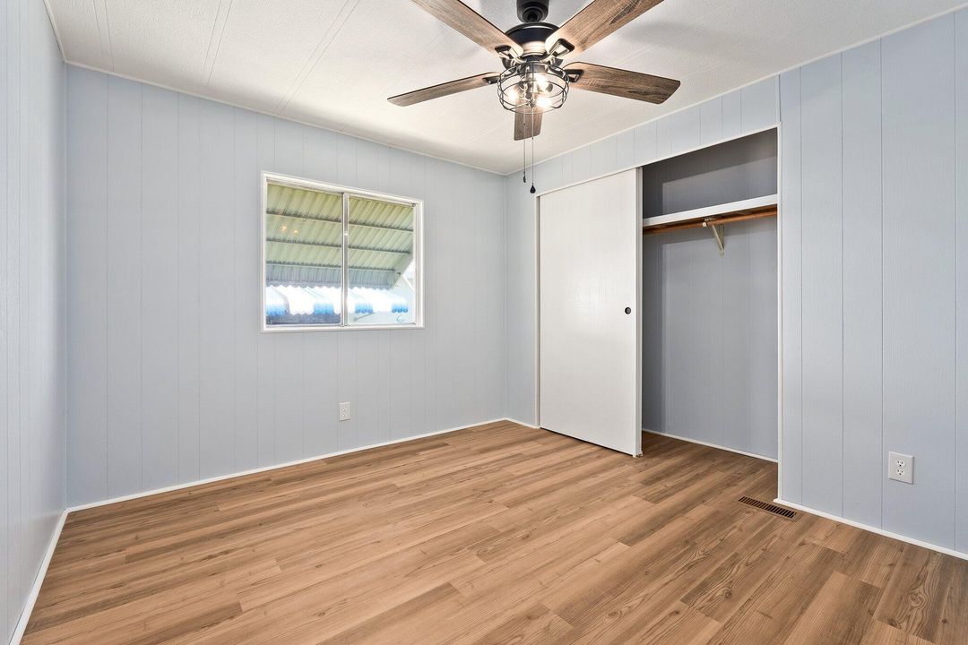 待售: $185,000 (2 贝兹, 2 浴室, 1104 平方英尺)