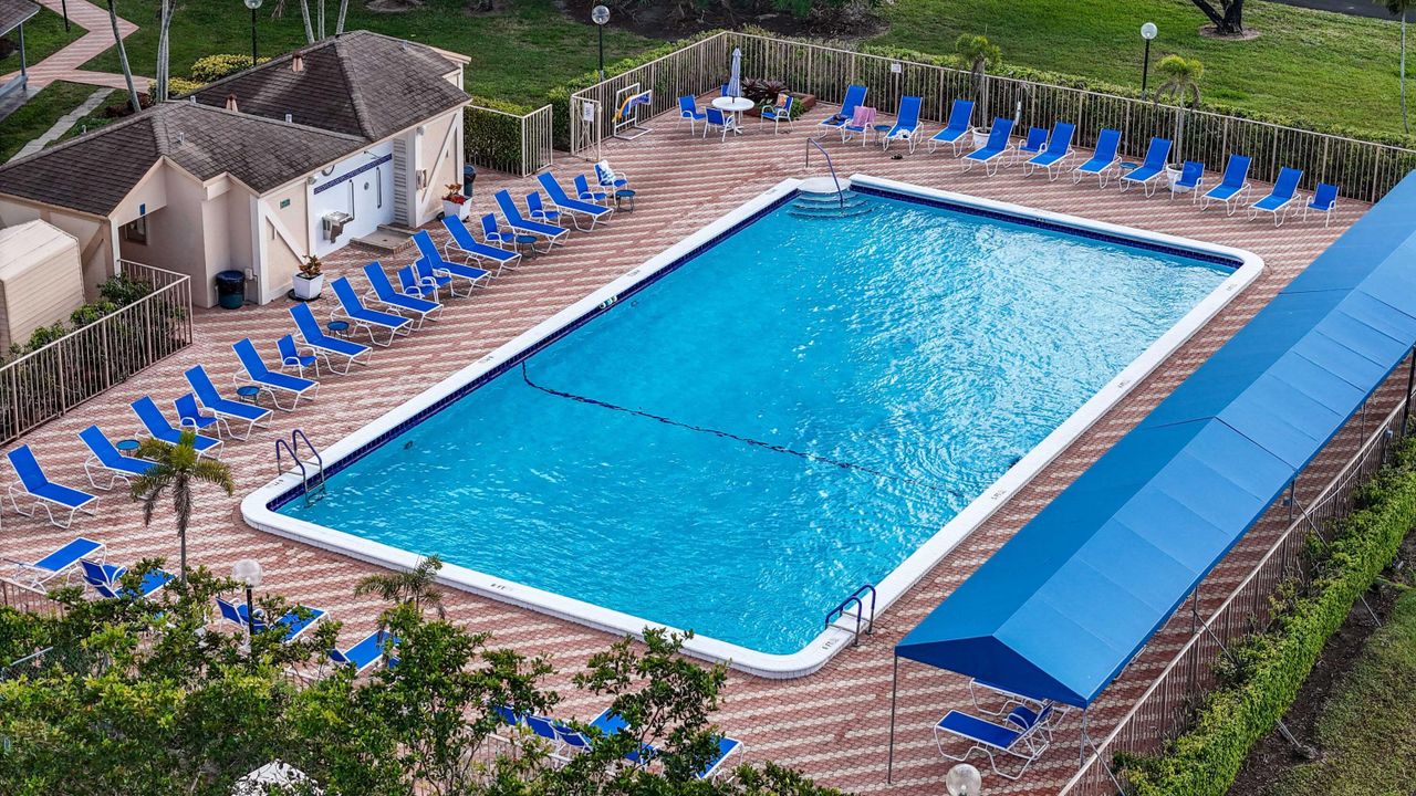 En Venta: $299,900 (2 camas, 2 baños, 1070 Pies cuadrados)