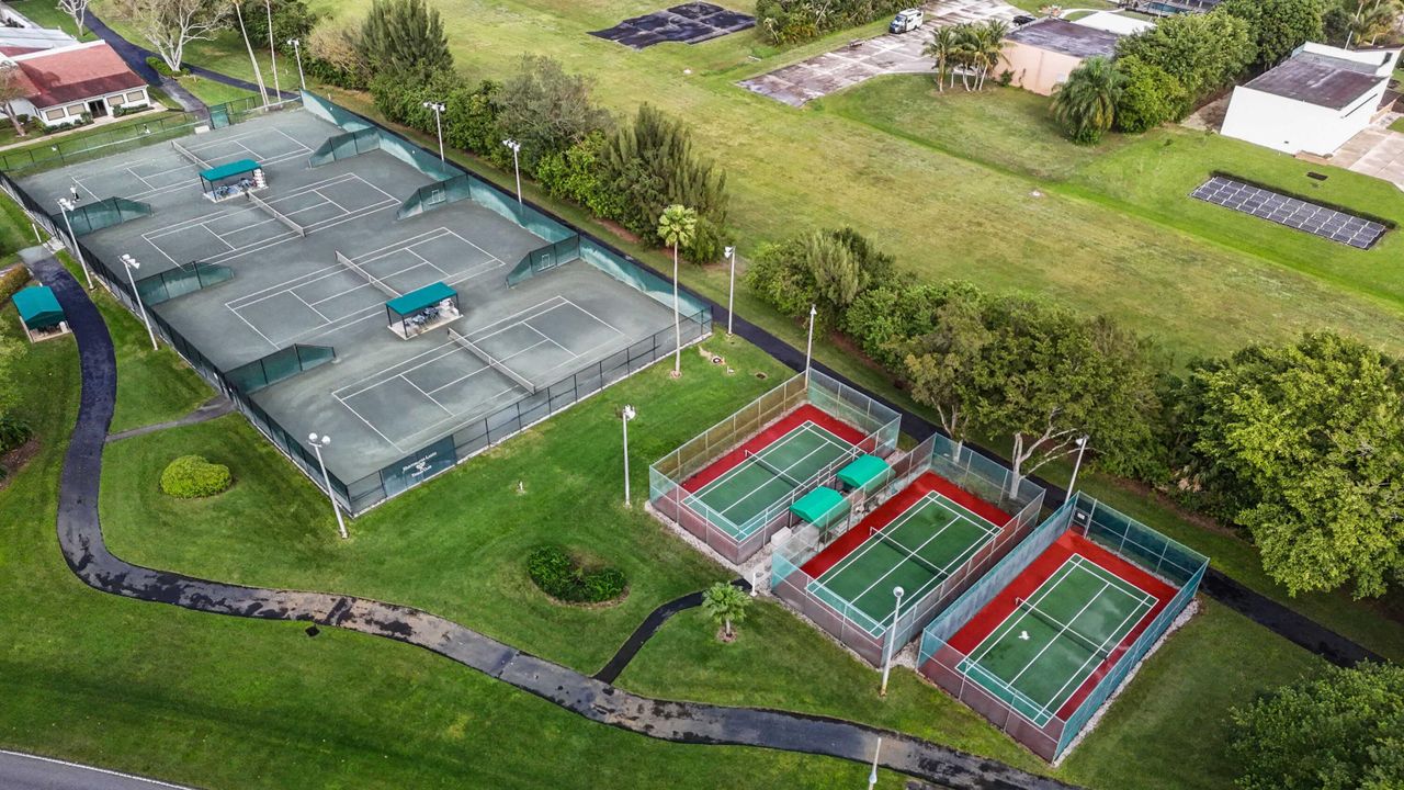 En Venta: $299,900 (2 camas, 2 baños, 1070 Pies cuadrados)