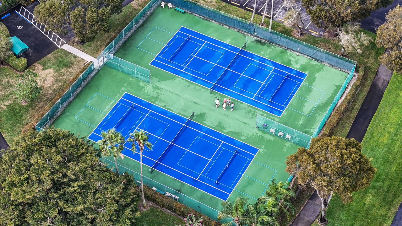 En Venta: $299,900 (2 camas, 2 baños, 1070 Pies cuadrados)