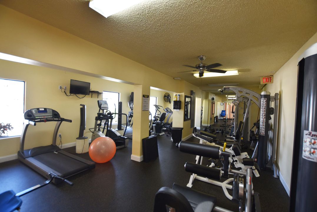 待售: $1,100,000 (3 贝兹, 2 浴室, 2036 平方英尺)