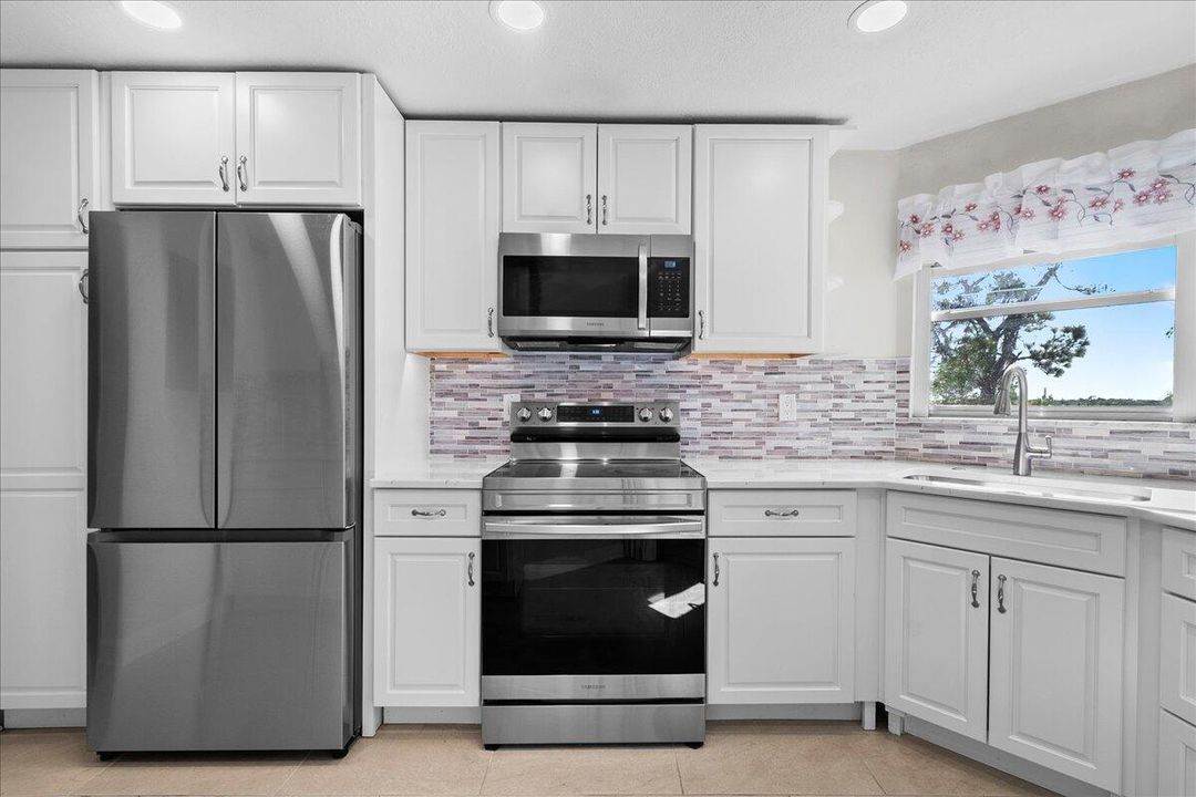 For Sale: $184,900 (2 beds, 2 baths, 1103 Square Feet)