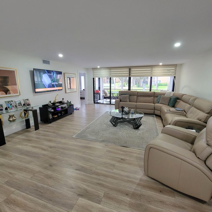 待售: $320,000 (2 贝兹, 2 浴室, 1380 平方英尺)