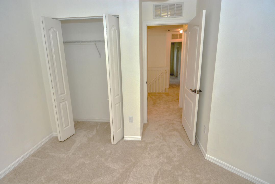 出租: $2,000 (3 贝兹, 2 浴室, 1353 平方英尺)