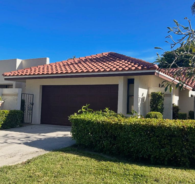 Recently Sold: $625,000 (2 beds, 2 baths, 1640 Square Feet)