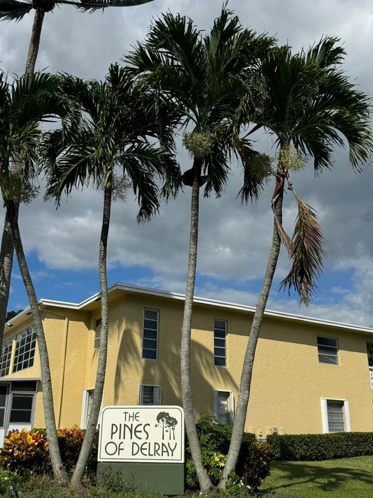 For Sale: $200,000 (2 beds, 2 baths, 1167 Square Feet)