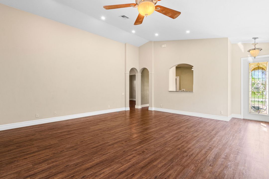 待售: $375,000 (2 贝兹, 2 浴室, 1650 平方英尺)