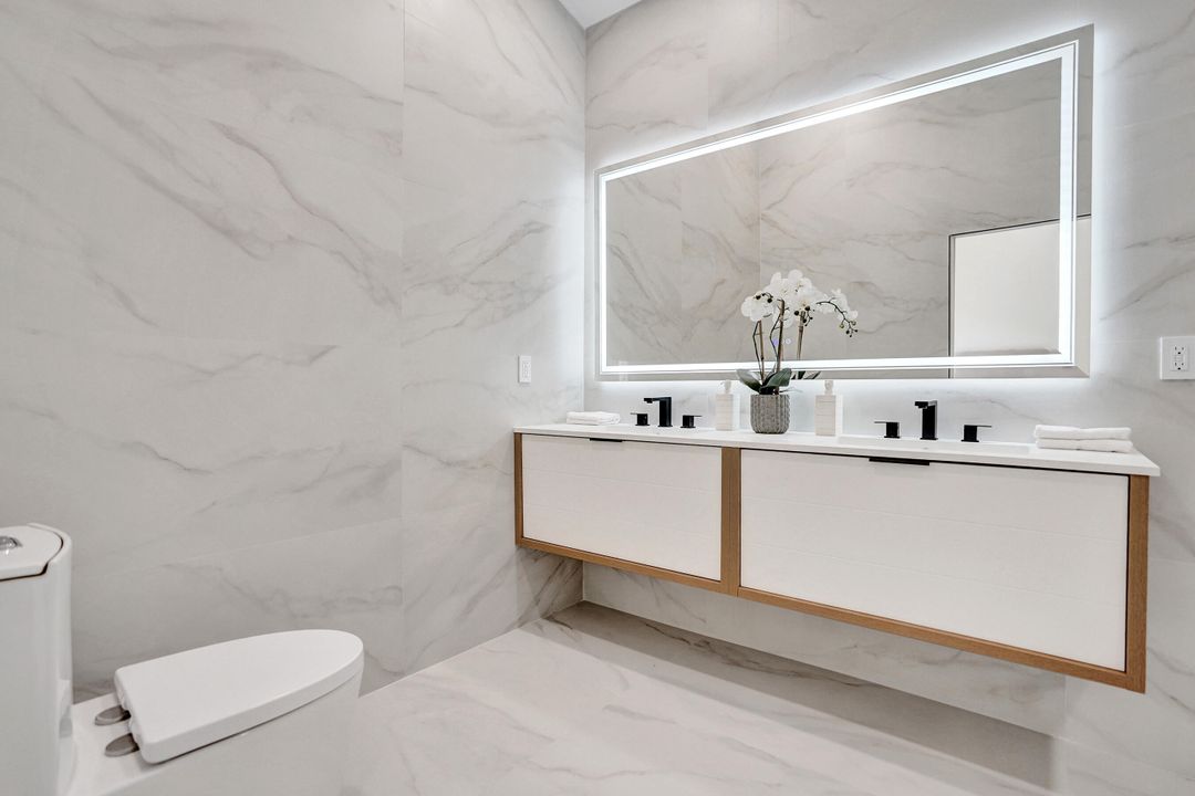 待售: $890,000 (4 贝兹, 2 浴室, 1998 平方英尺)