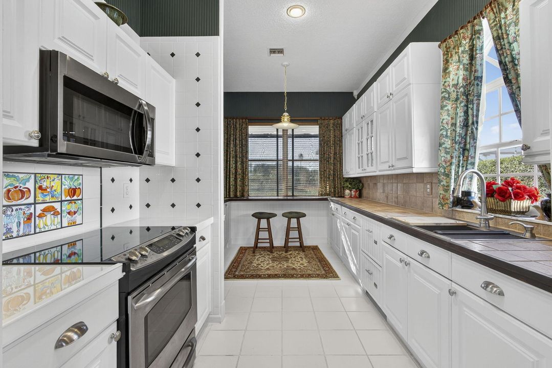 En Venta: $649,000 (3 camas, 2 baños, 1863 Pies cuadrados)