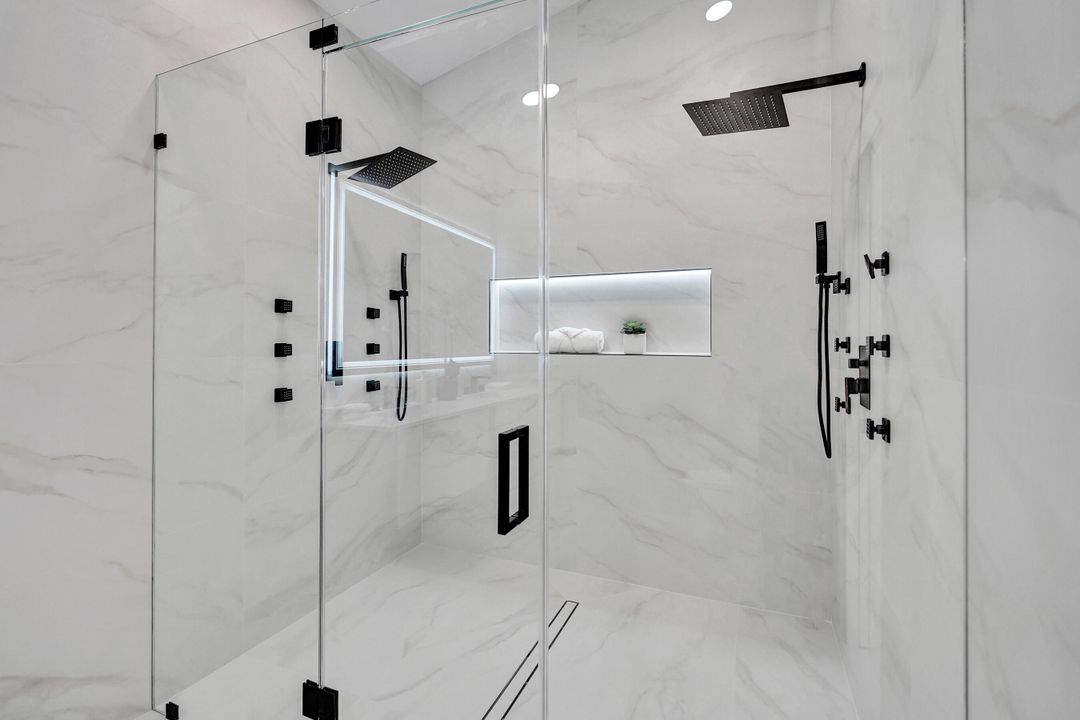 待售: $890,000 (4 贝兹, 2 浴室, 1998 平方英尺)