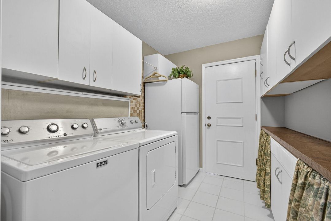 En Venta: $649,000 (3 camas, 2 baños, 1863 Pies cuadrados)