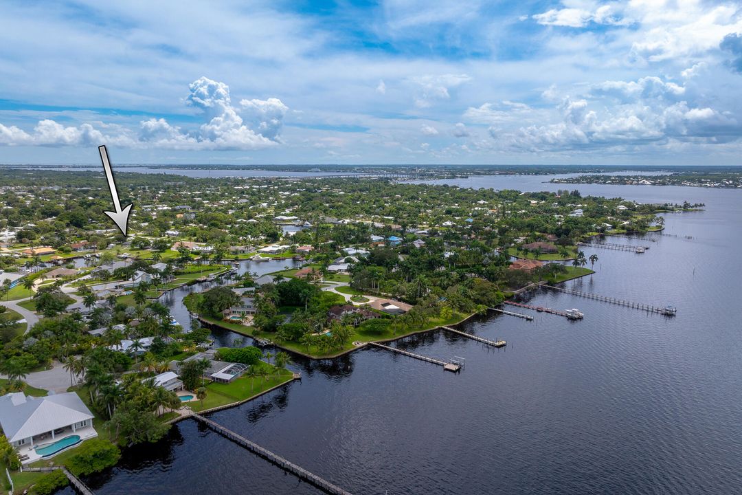 For Sale: $995,000 (4 beds, 3 baths, 2725 Square Feet)