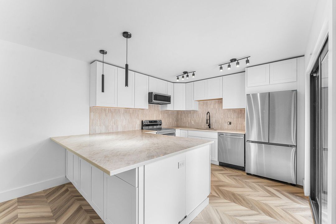 For Sale: $399,000 (2 beds, 2 baths, 1230 Square Feet)