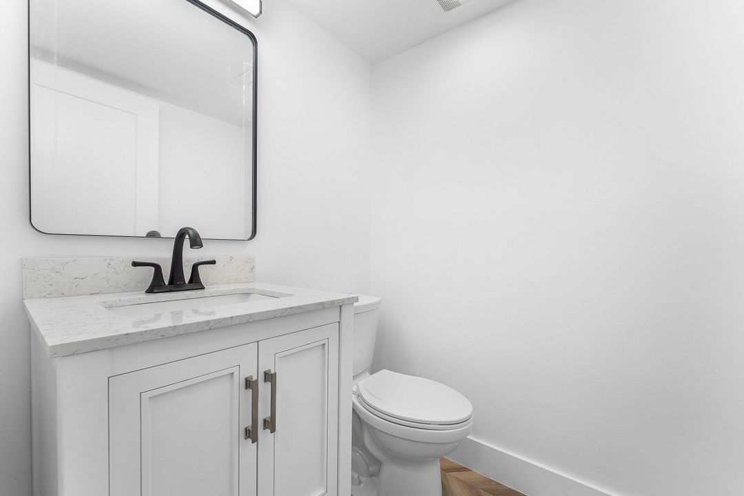 For Sale: $399,000 (2 beds, 2 baths, 1230 Square Feet)